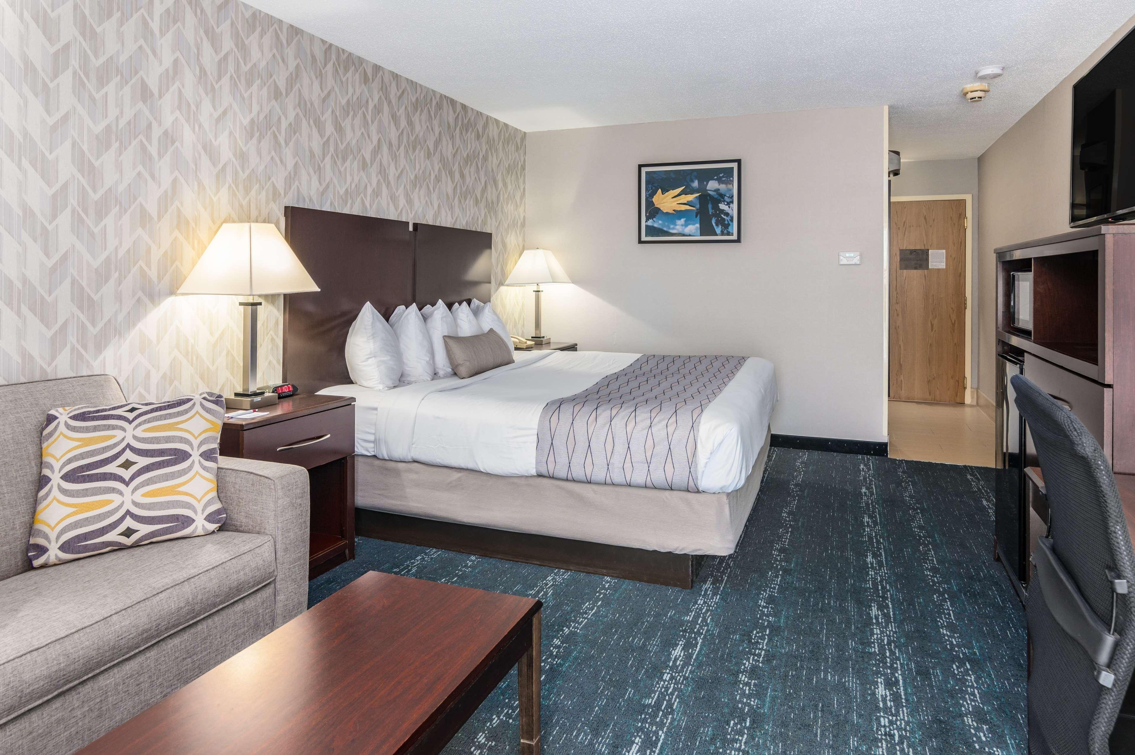 Best Western Plus Keene Hotel Exterior photo