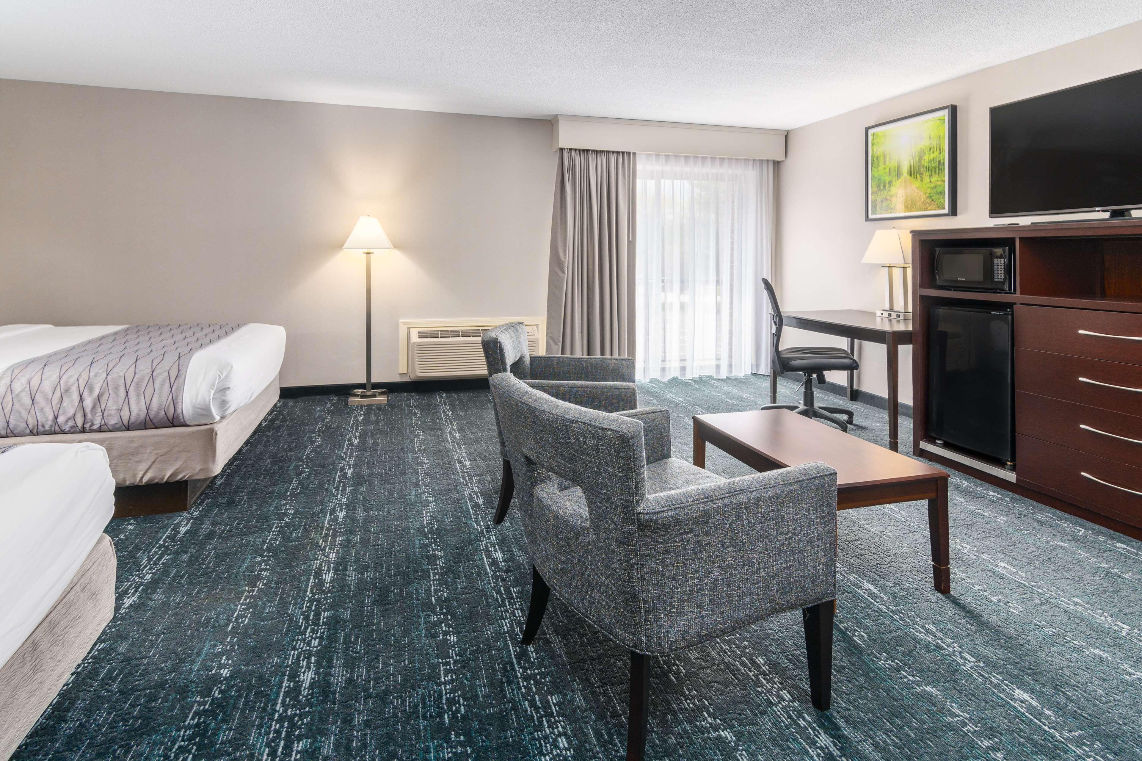 Best Western Plus Keene Hotel Exterior photo