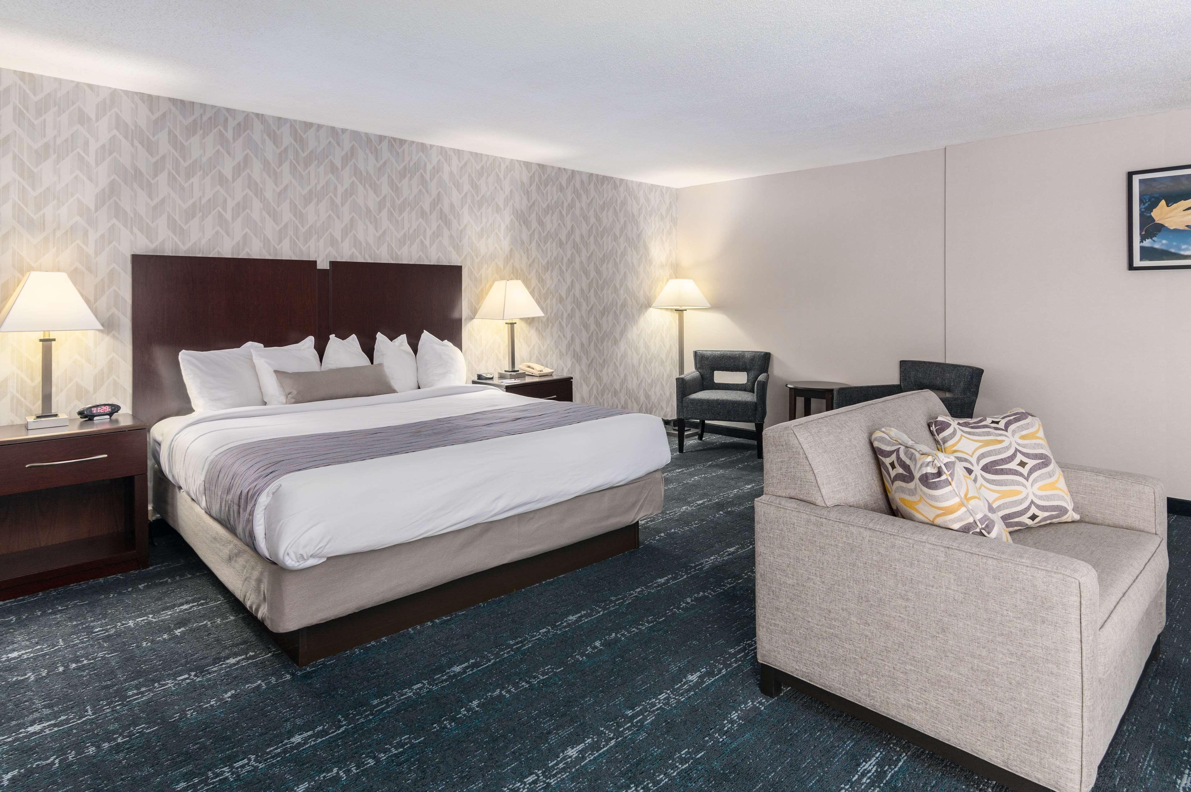 Best Western Plus Keene Hotel Exterior photo