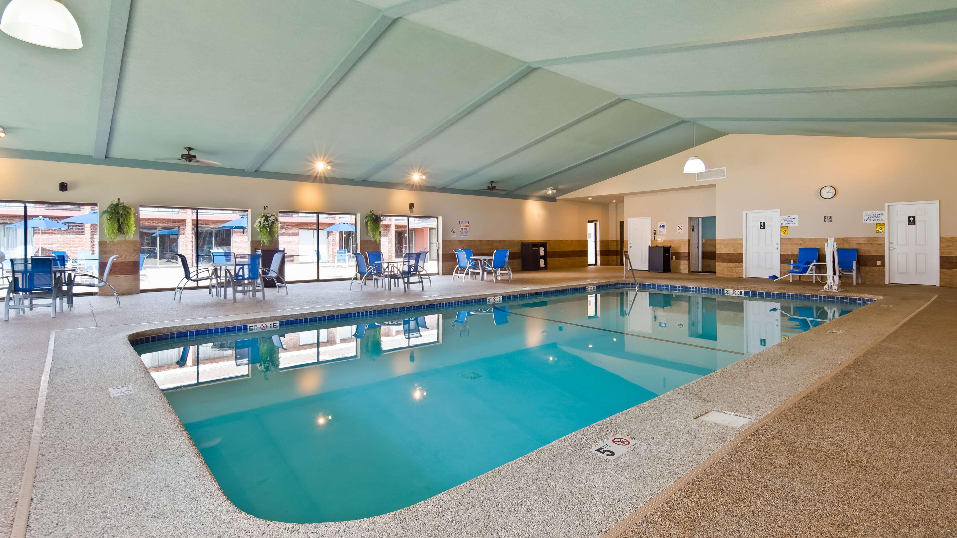 Best Western Plus Keene Hotel Exterior photo