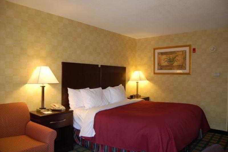 Best Western Plus Keene Hotel Room photo