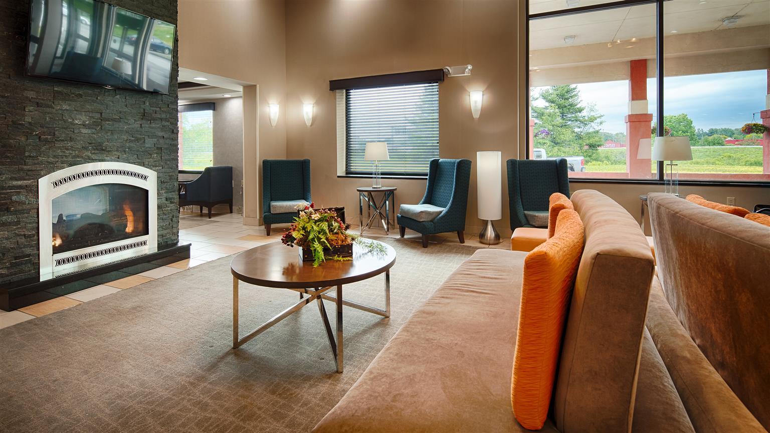 Best Western Plus Keene Hotel Exterior photo