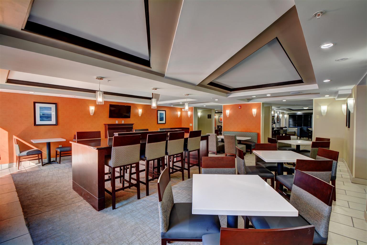 Best Western Plus Keene Hotel Exterior photo