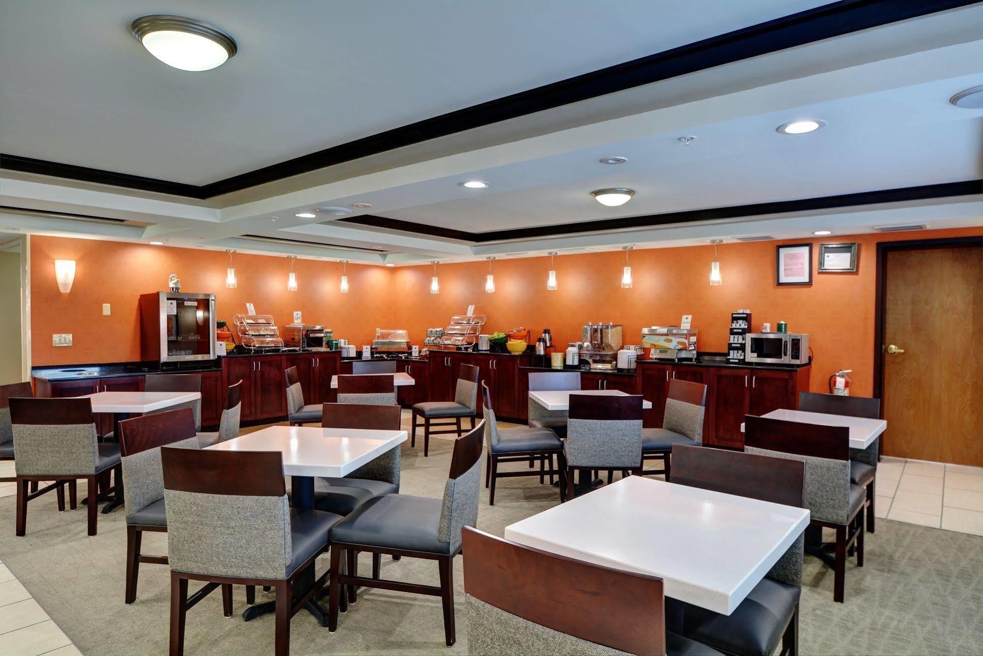 Best Western Plus Keene Hotel Exterior photo